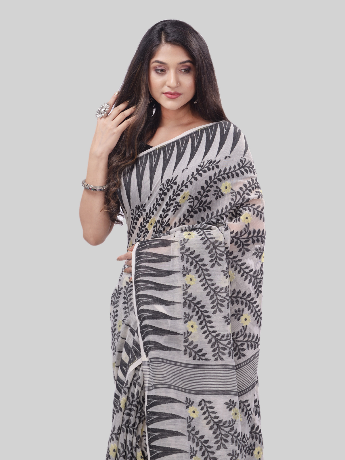 DESH BIDESH Women`s Tamarind Leaf Resham Dhakai Jamdani Bengal Pure Cotton Handloom Saree Whole Body Design without Blouse Piece(Black White)